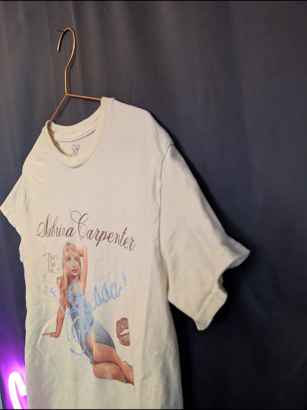Sabrina Carpenter Cream Graphic Tee - Picture 6 of 10